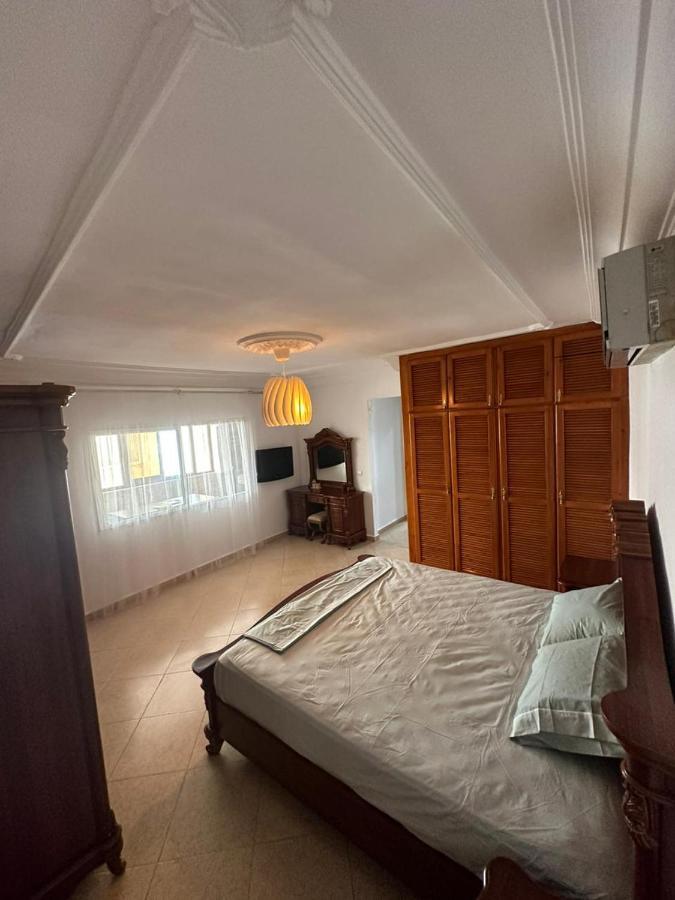 Vaste Appartement Au Centre De Тетуан Екстер'єр фото